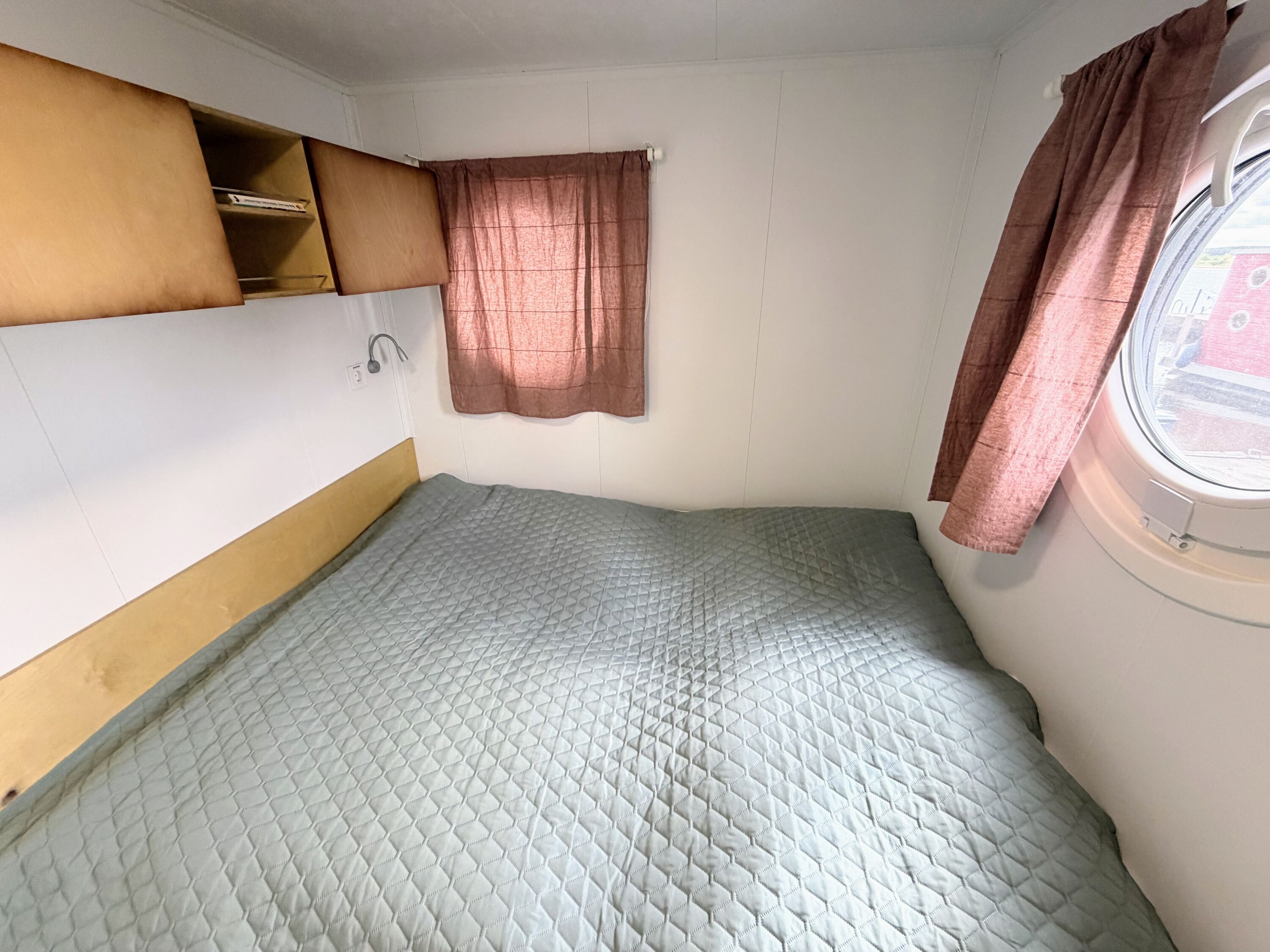 Schlafzimmer mit französischem Bett 1,60x2,00m