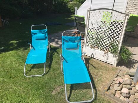 Terrasse - Moderne und bequeme Gartenmöbel warten schon auf Sie! Ein E-Grill steht ebenfalls für Sie bereit!