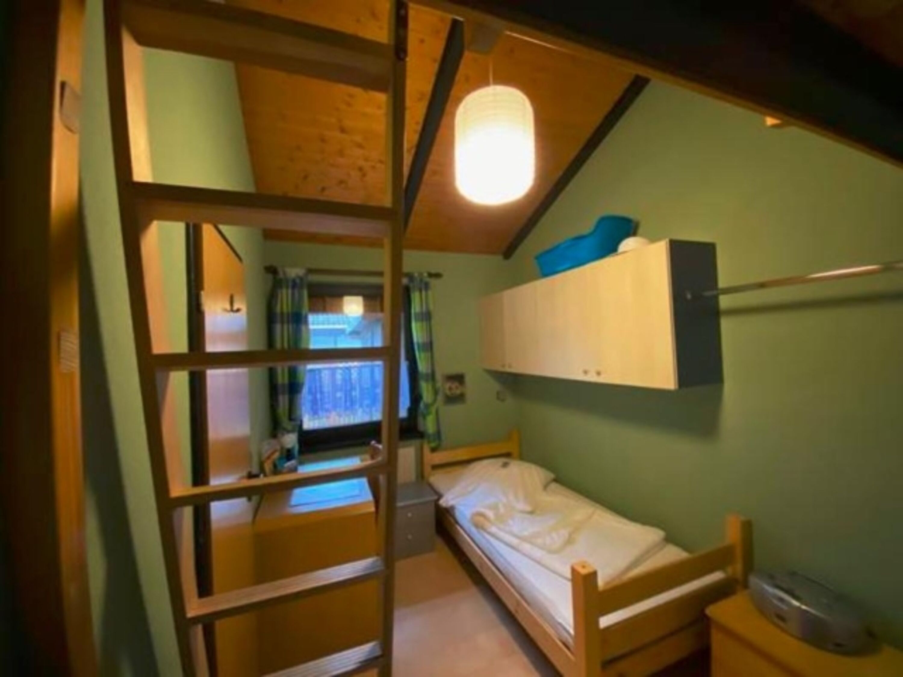 Schlafzimmer 2
