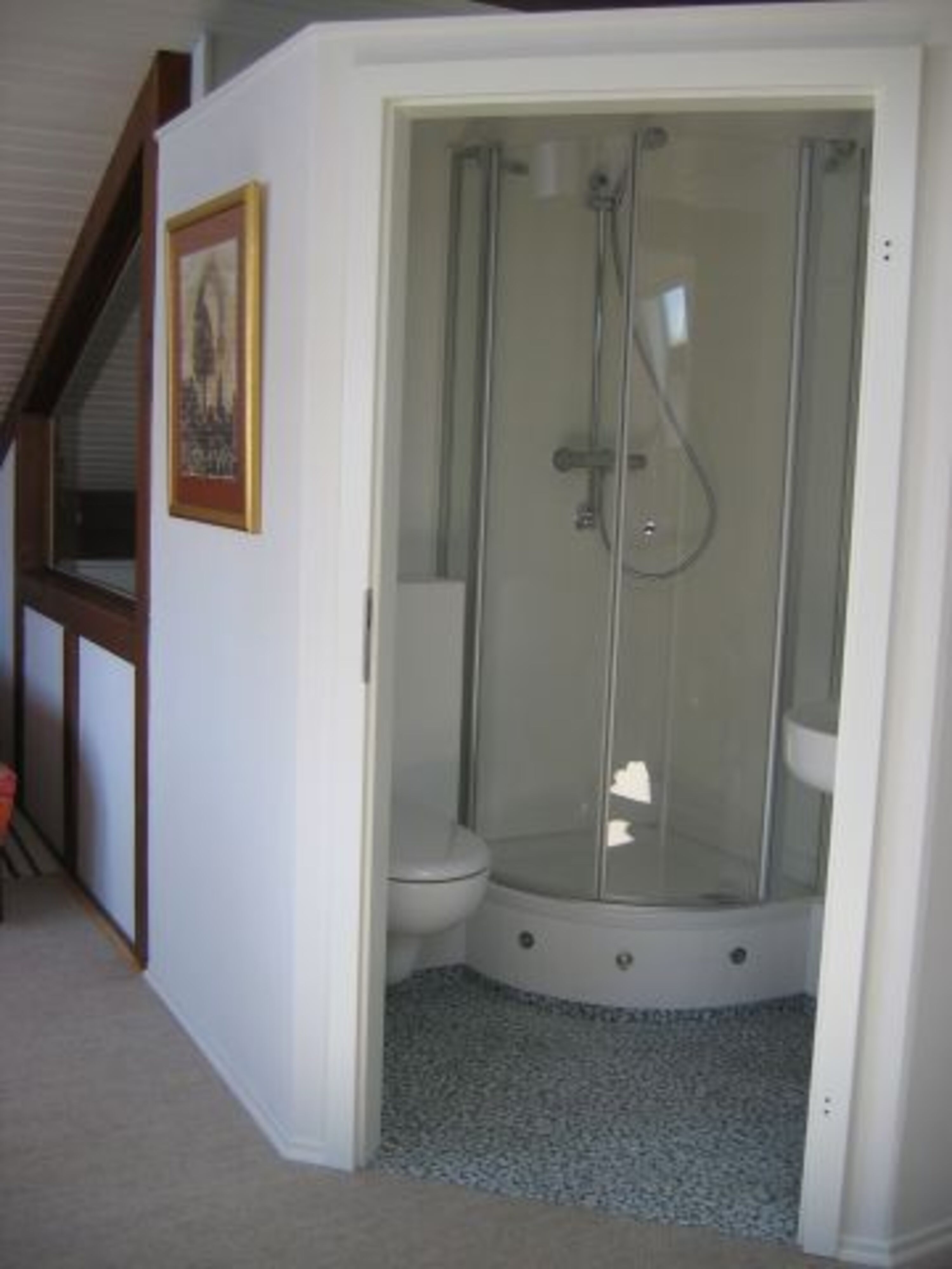Galerie-Bad mit LED, WC, Dusche, Waschtisch, Spiegel