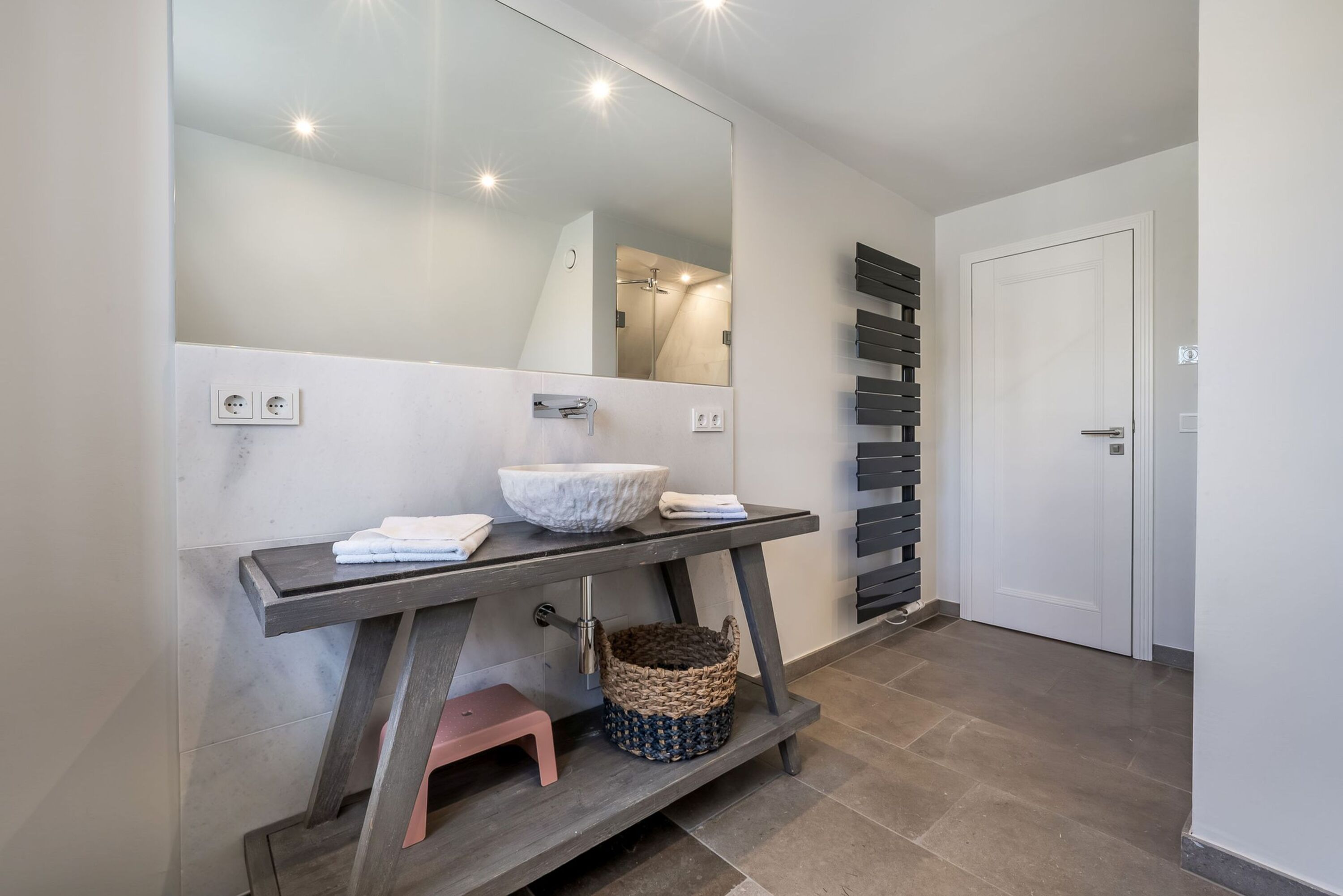 Badezimmer eins im OG
