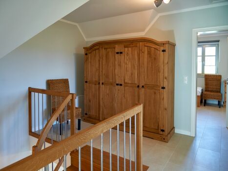 Treppe ins Obergeschoss