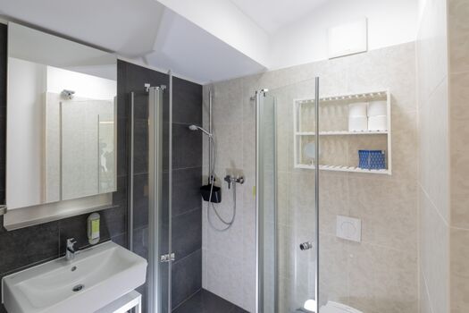 Bad mit ebenerdiger Dusche