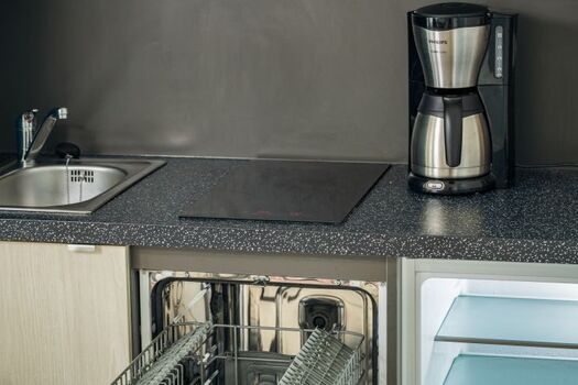 voll ausgestattete Küchenzeile