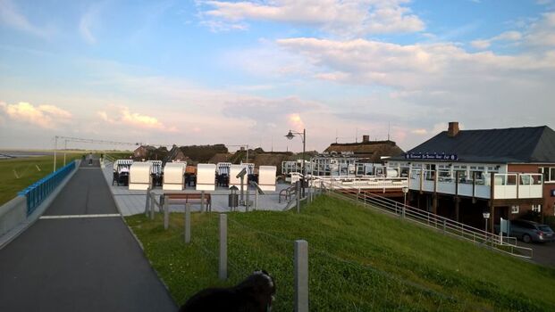 Promenade mit Gaststätte "Zur Nordsee"