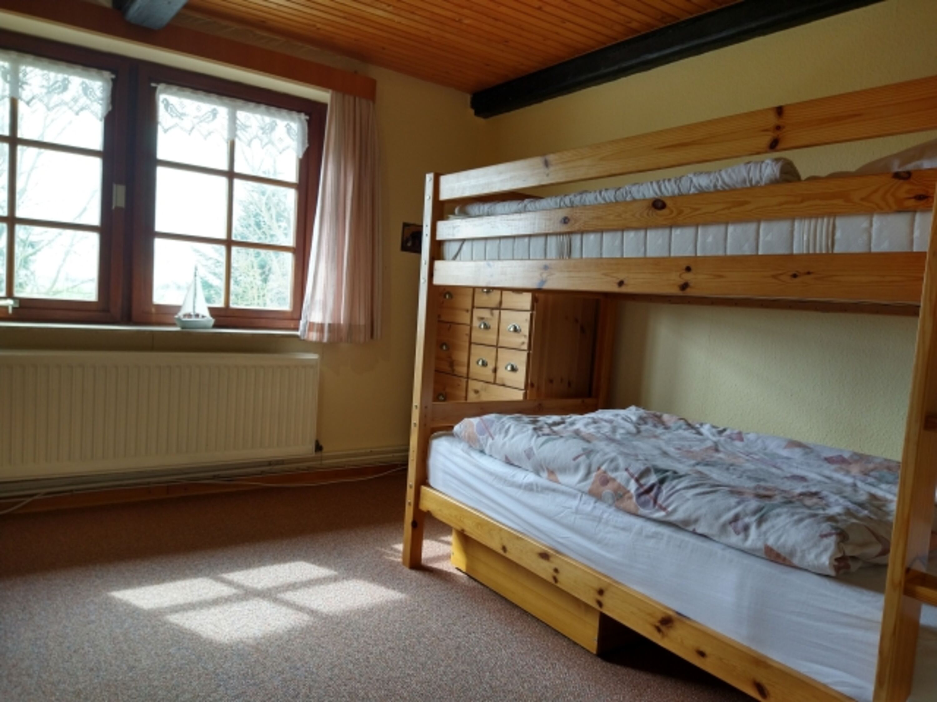 Kinderzimmer mit Tageslicht