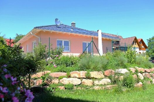 Blick vom Nachbarhaus aus, noch ohne Glasdach