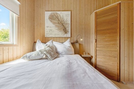 2tes Schlafzimmer mit Doppelbett (1.60m Breite)