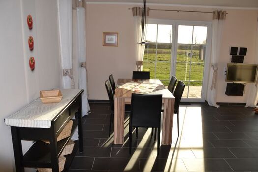 Essbereich Ferienhaus Lüttet Strandhuus in Kalifornien an der Ostsee