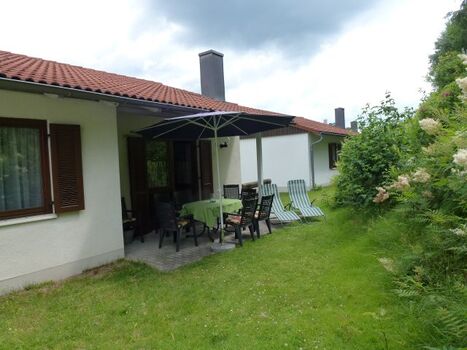 Teilweise überdachter Freisitz