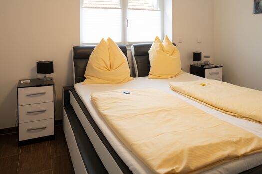 2. Schlafzimmer