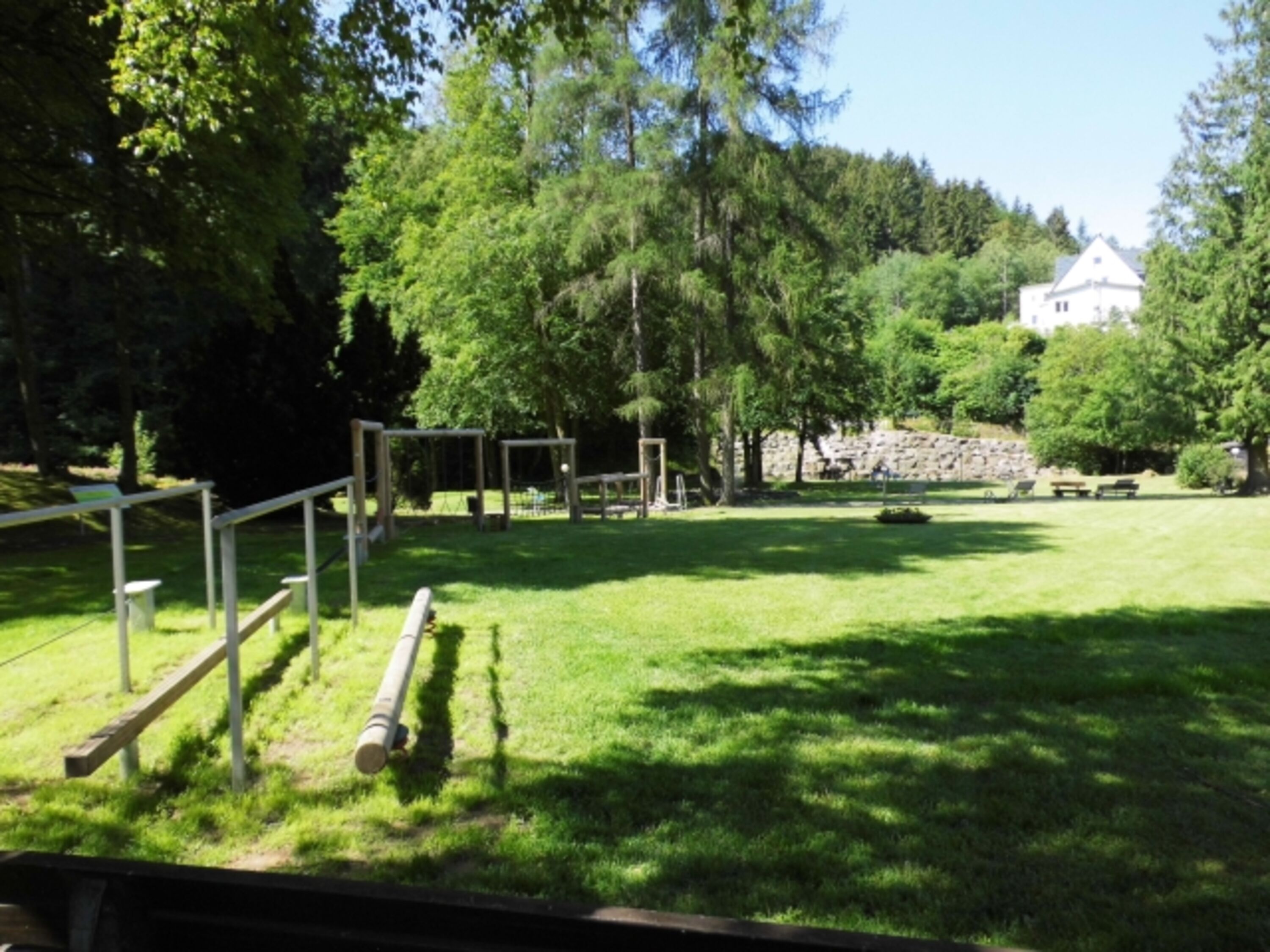 Fitnessparcours im Mehrgenerationenpark