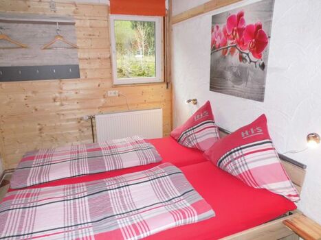 Doppelbett mit 1,60 breiten Doppelbett