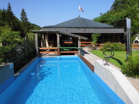 Ferienhaus Berghütte mit Pool