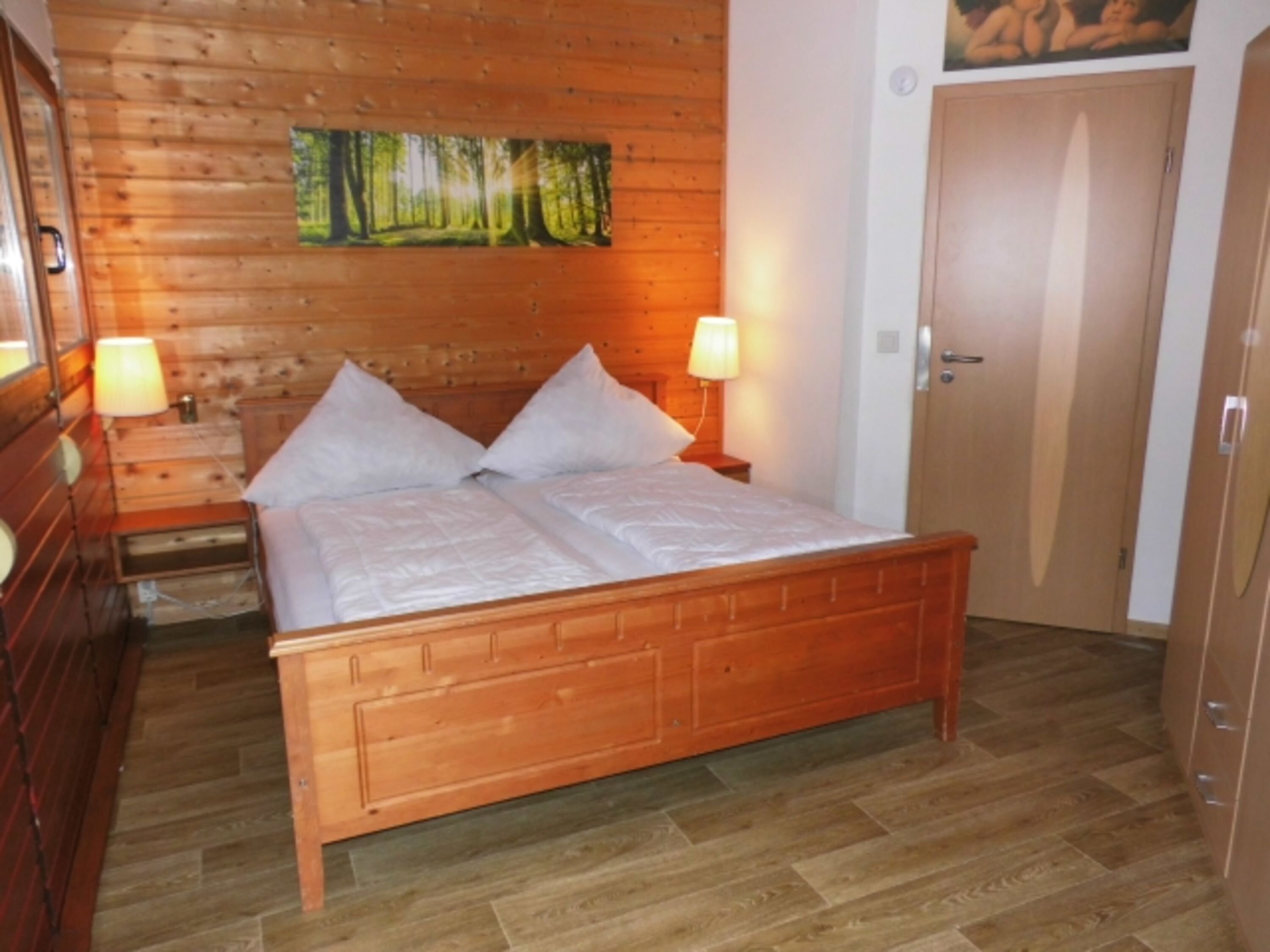 Schlafzimmer mit 1,80 mtr. breiten Doppelbett