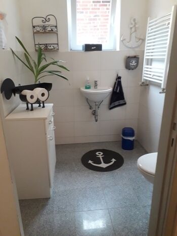 Das geräumige Wc ist separat