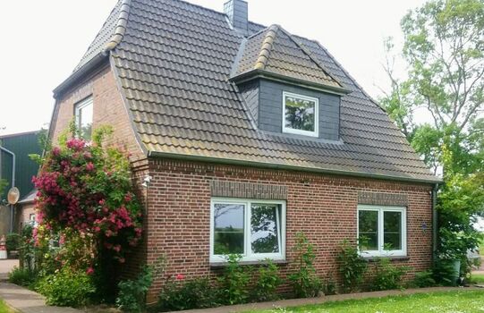 Das Haus ,Blick von der Strasse