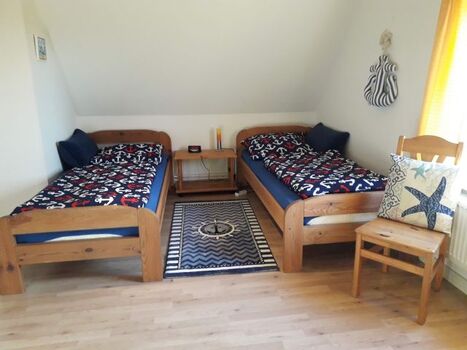 Schlafzimmer/Kinderzimmer im OG