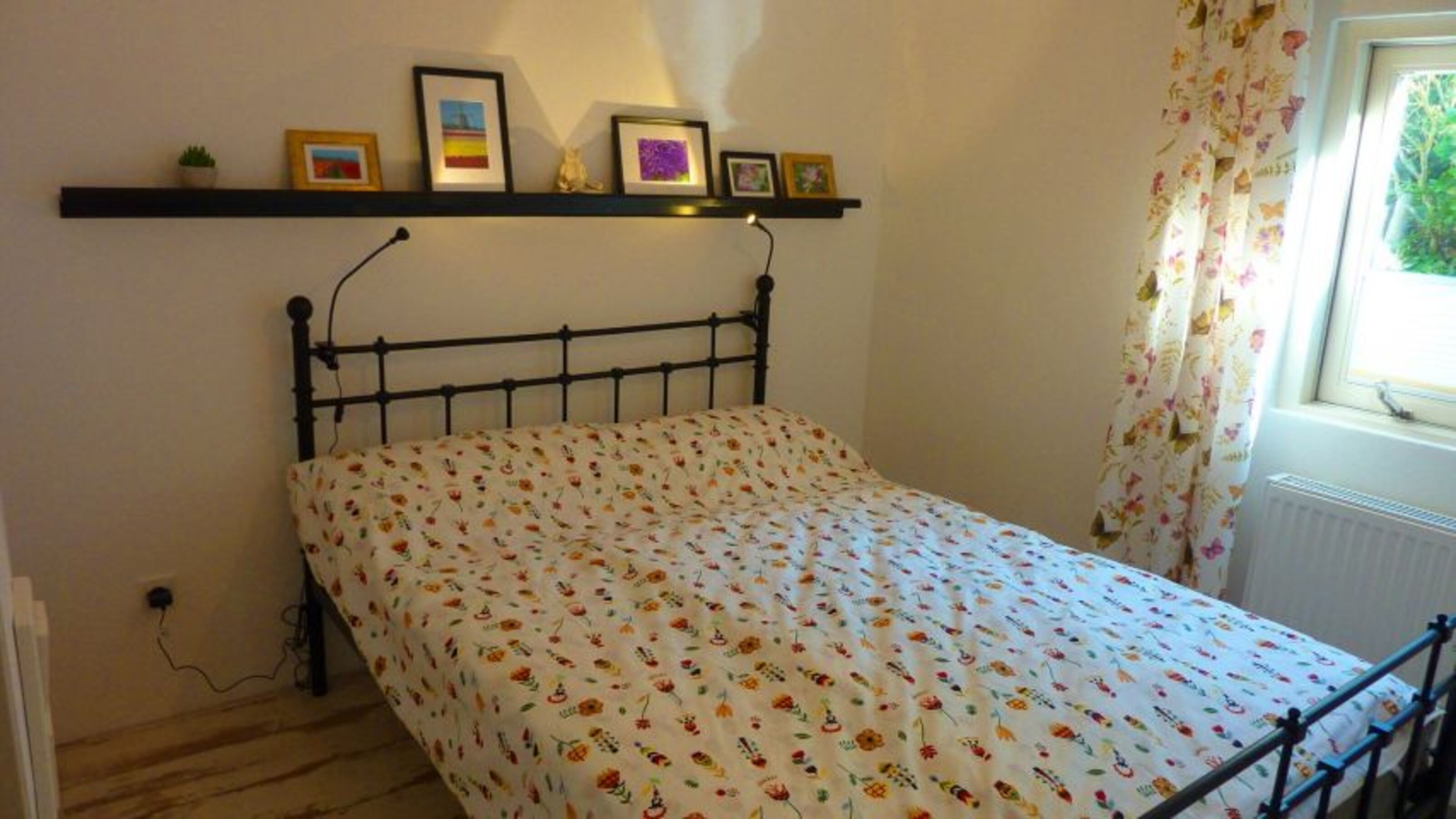 Schlafzimmer 1 durchgehende Matratze 140 cm