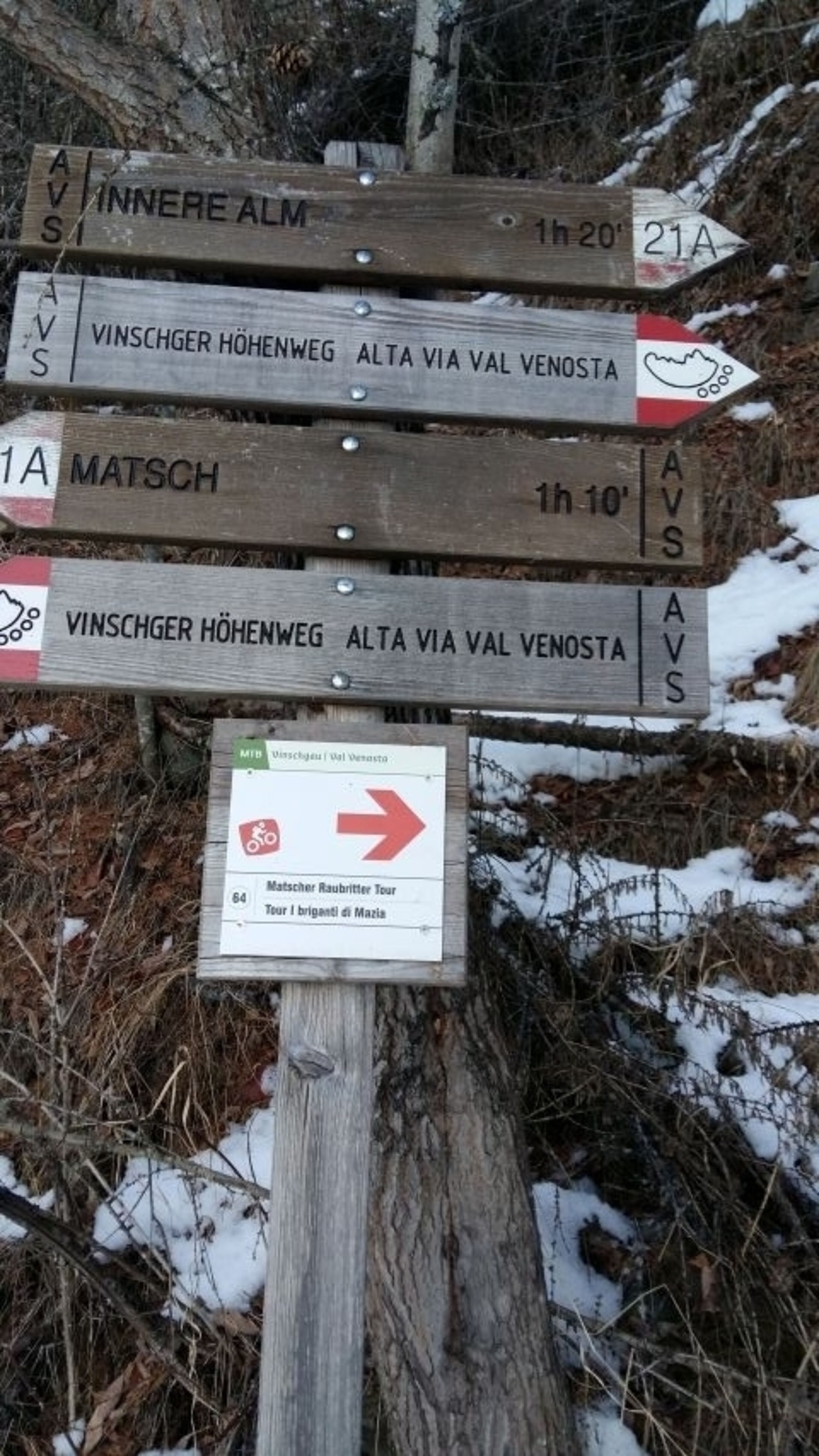 Wegweiser am Haus