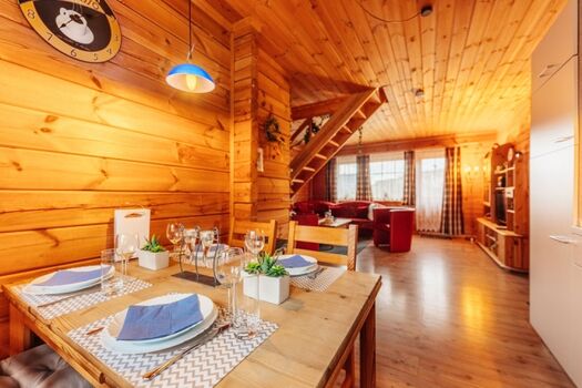 Blick durch den ganzen Wohn/Essbereich - offene Küche