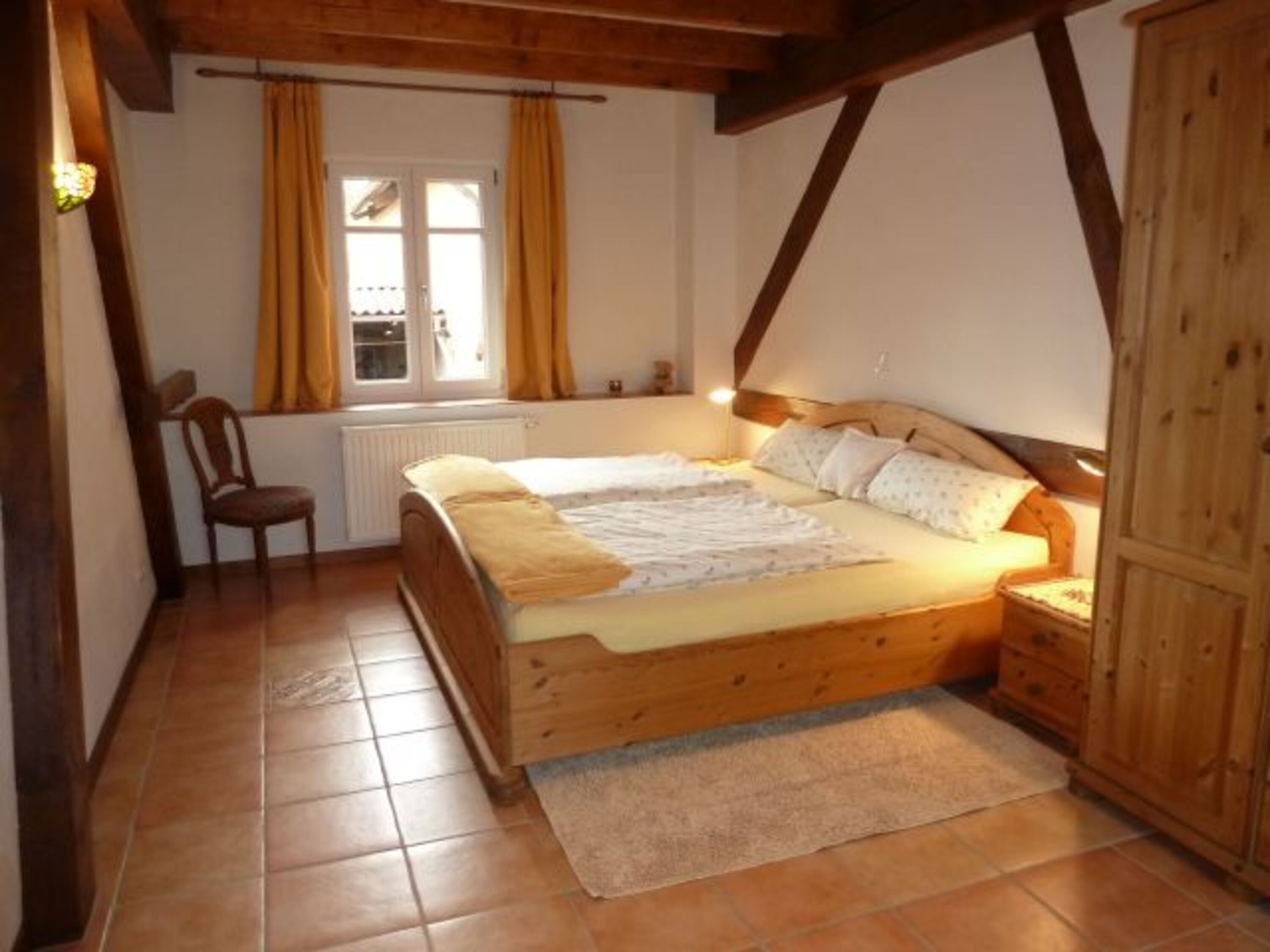 Großes Schlafzimmer