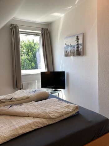 Schlafzimmer 2 mit TV