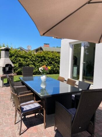 Terrasse mit Grillkamin