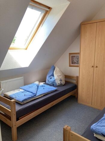 Schlafzimmer 4