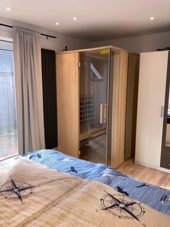 Schlafzimmer mit Infrarotsauna