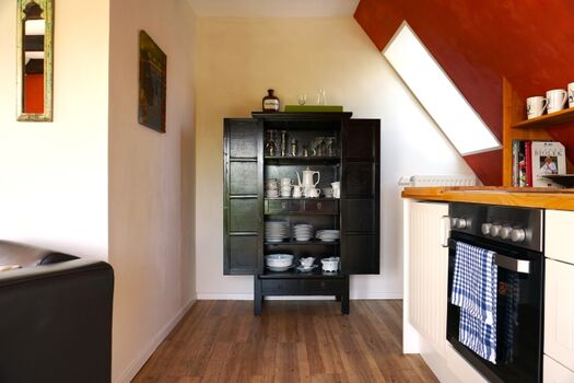 antiker Geschirrschrank