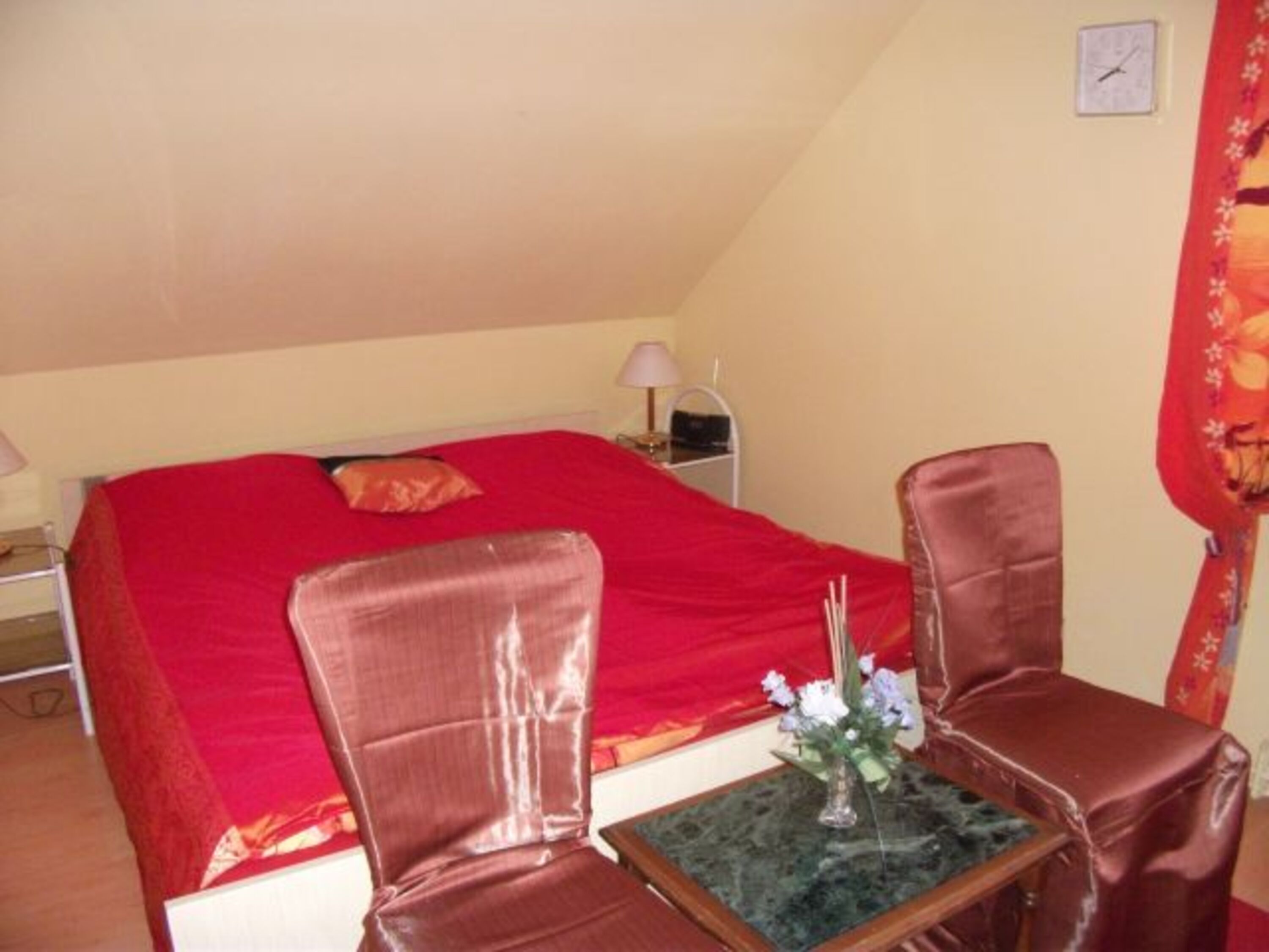 Schlafzimmer 4