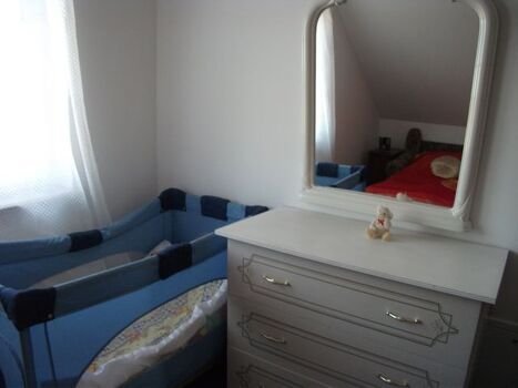 Schlafzimmer OG mit Babybett