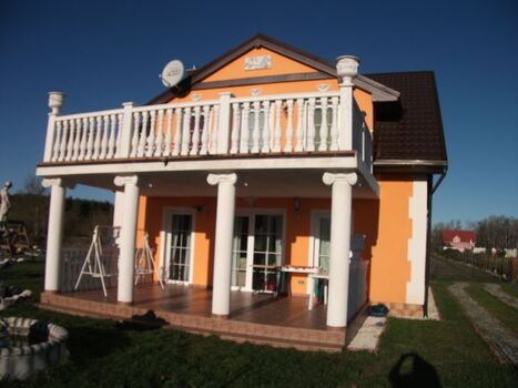 Sicht auf die beiden Terassen Hinterseite