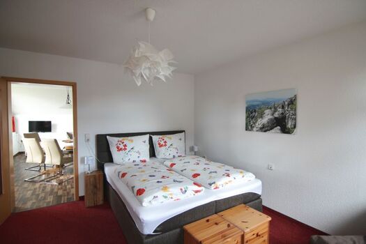 Großes Schlafzimmer