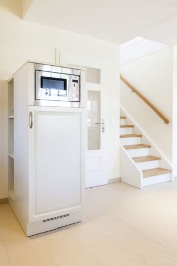 Kühlschrank mit Mikrowelle