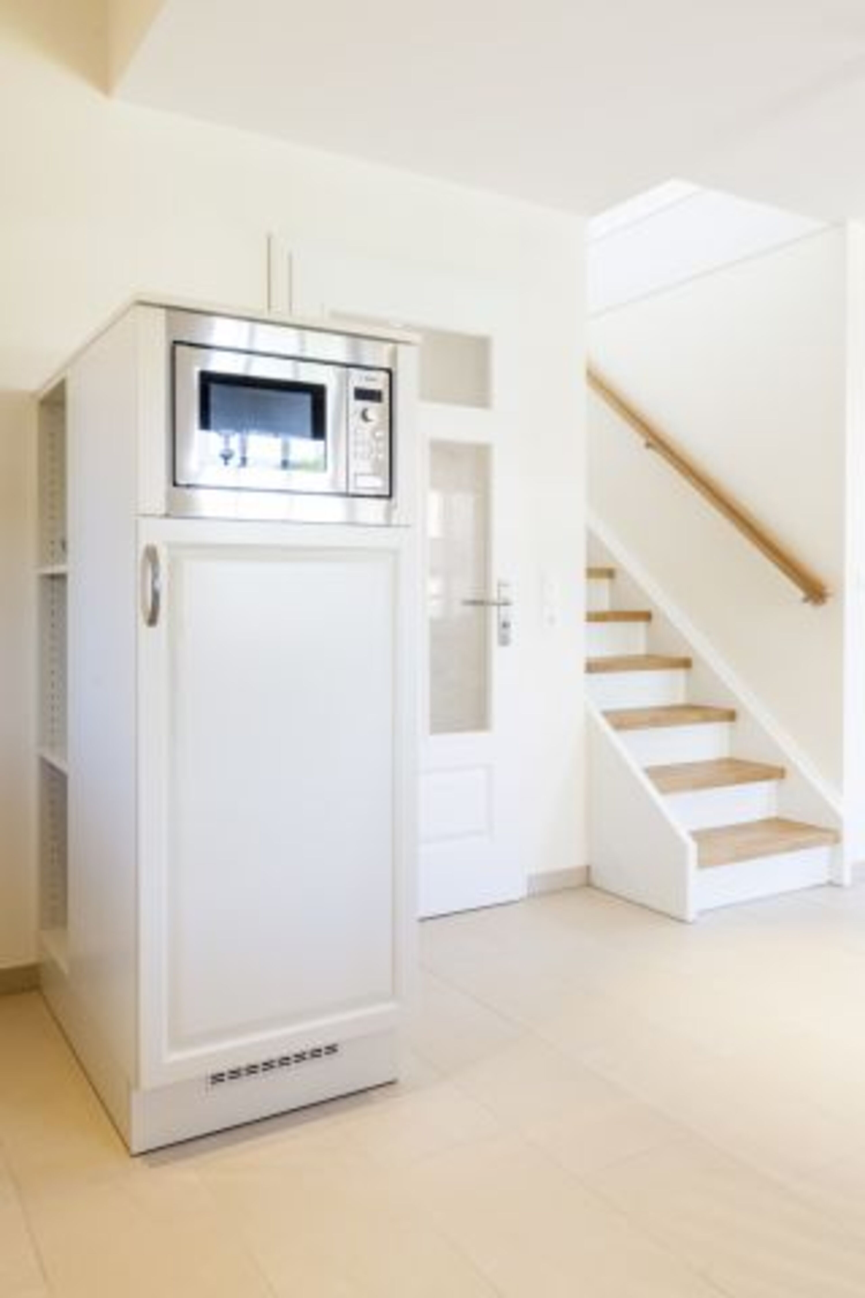 Kühlschrank mit Mikrowelle