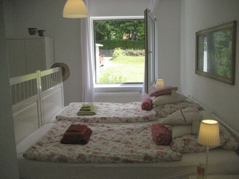 Romantisches Schlafzimmer mit romantischem Ausblick 