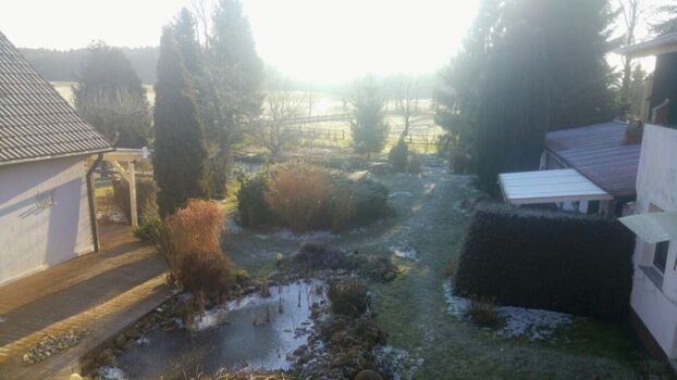 winterlicher Blick in den Innenhof