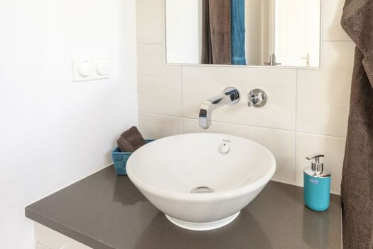 Waschbecken im Erdgeschoss