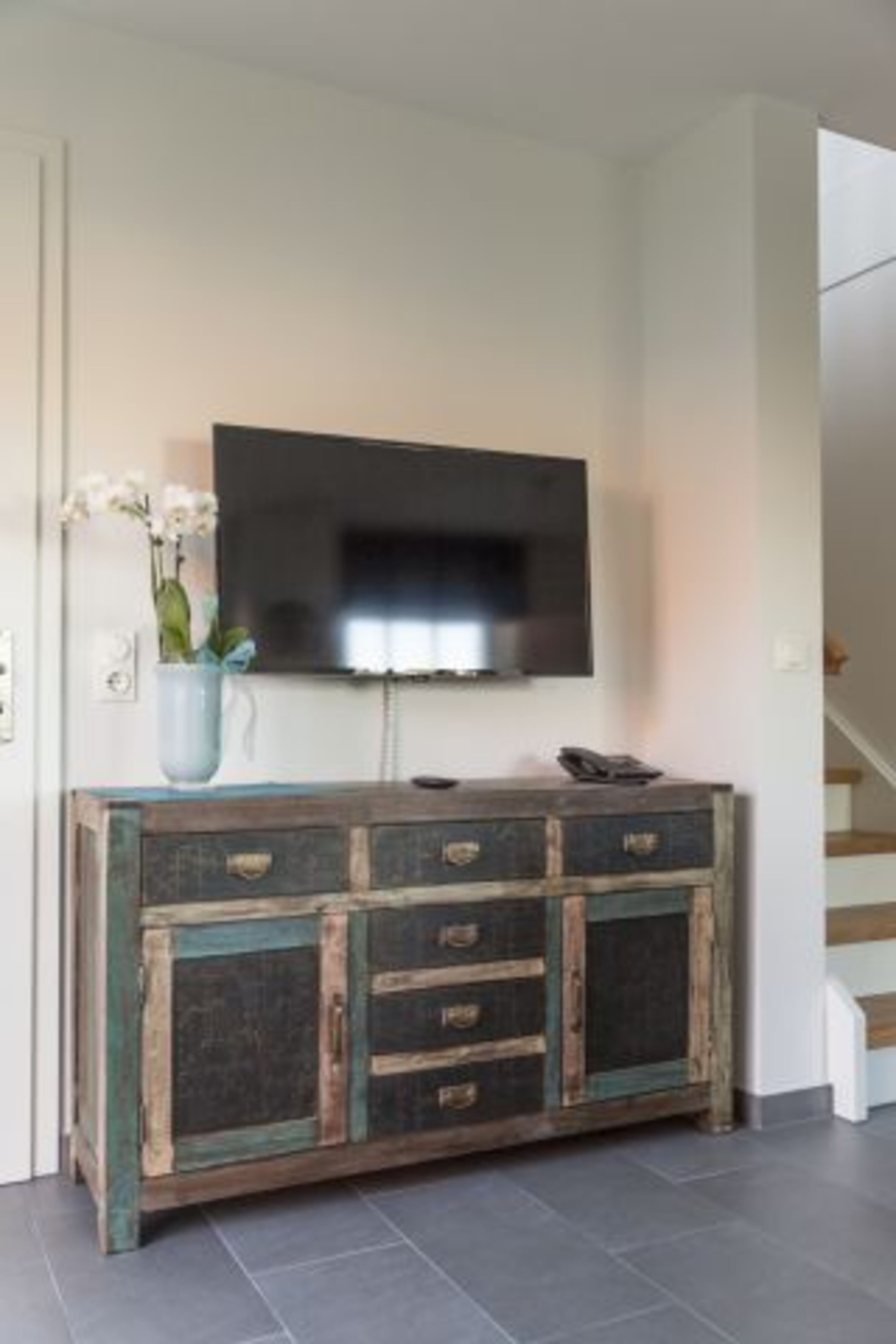 Flat TV