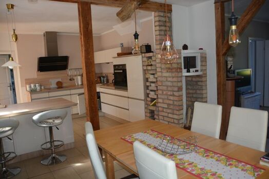 Blick vom Eßbereich zur Küche