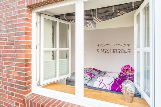 Schlafzimmer im Erdgeschoss mit Alkovenbett