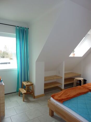 Balkonzimmer großes Bett plus Kojenbett