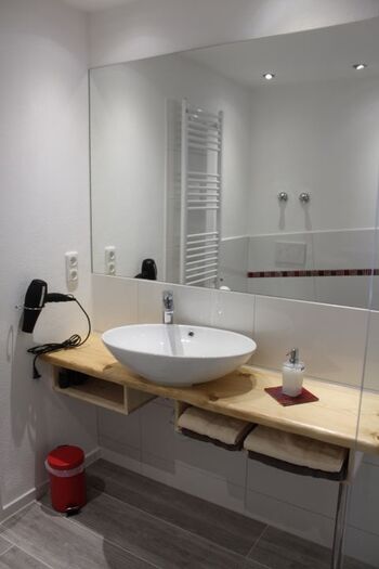 Viel Platz im geräumigen Badezimmer