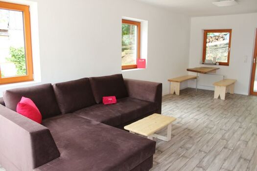 Großer Wohnbereich mit Essecke