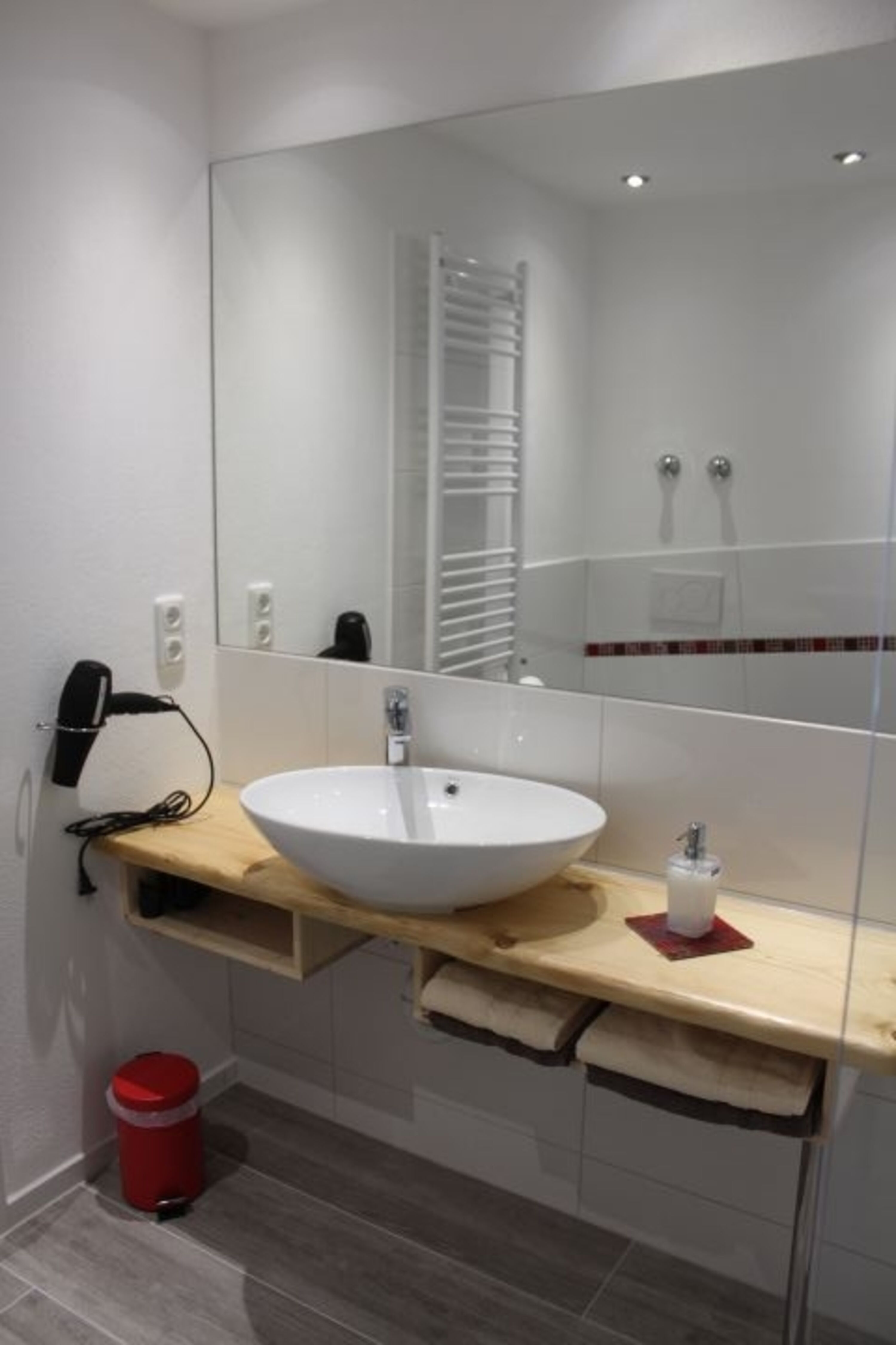 Viel Platz im geräumigen Badezimmer