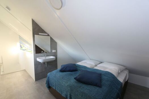 Schlafzimmer 1. Etage ( nicht mit Tür abschließbar! )