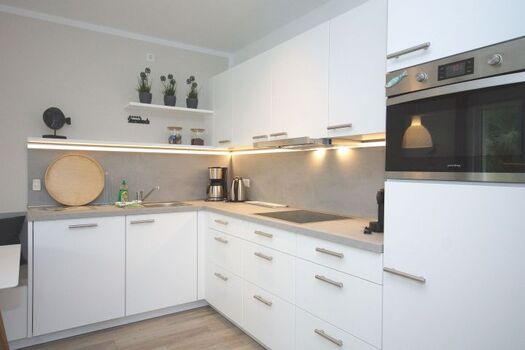 die voll ausgestattete  offener Küche