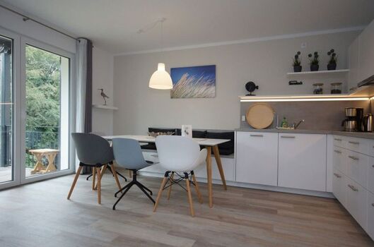 Wohn- und Essbereich mit offener Küche